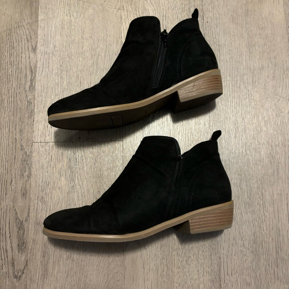 Time and Tru Black Booties Boots Fall Winter Faux Suede 10W